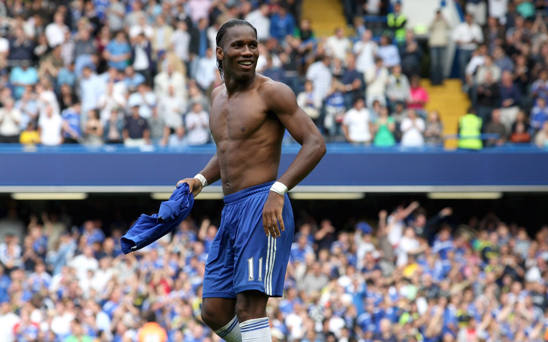 开云体育全站-《Apex Legends》赛事全球巡回，现场气氛火爆，apexalgs比赛